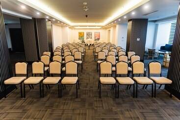 هتل Mercure Baku City