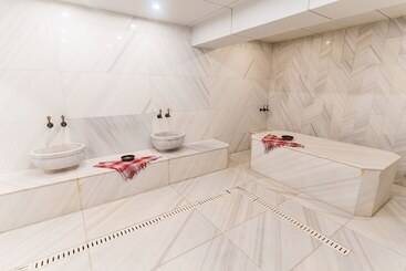 هتل Mercure Baku City