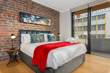 Urban Artisan Luxury Suites By Totalstay