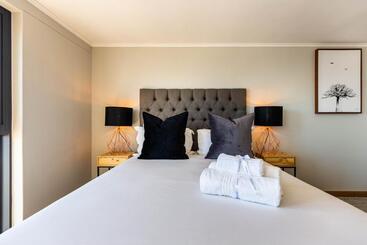 Urban Artisan Luxury Suites By Totalstay