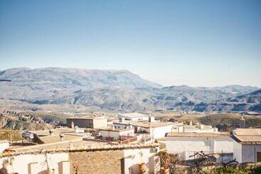 La Almunia De La Alpujarra - Yegen