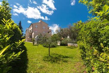 Apartment Josip Malin