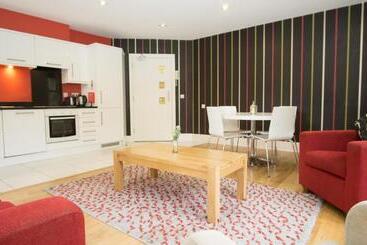 پانسیون Brennan Court Guest Accommodation