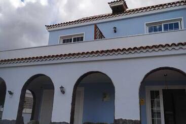 پانسیون The Blue House