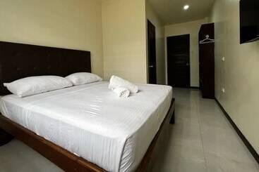 Monati Hostel Panglao
