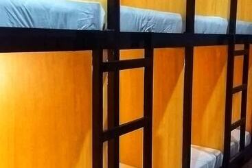 Monati Hostel Panglao