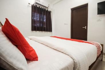 هتل Oyo 67806 Sree Laxmi Vilas