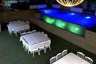 هتل Royal Madero Inn