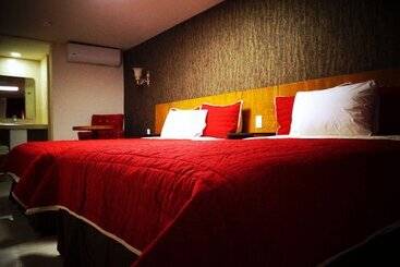 هتل Royal Madero Inn