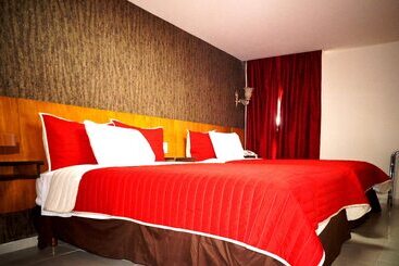 هتل Royal Madero Inn