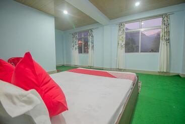 هتل Oyo 67708 Brikcha Mukhia Home Stay