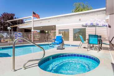 هتل Days Inn & Suites By Wyndham Kanab