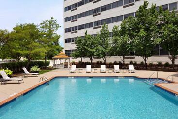 Delta Hotels By Marriott Woodbridge - Iselin