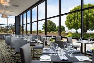 هتل Hilton San Francisco Airport Bayfront