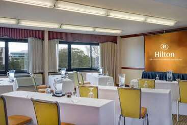 هتل Hilton San Francisco Airport Bayfront