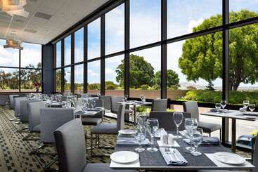 هتل Hilton San Francisco Airport Bayfront