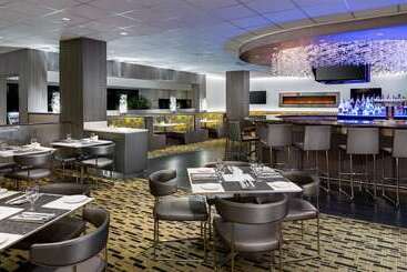 هتل Hilton San Francisco Airport Bayfront