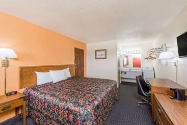 هتل Knights Inn   Chanute