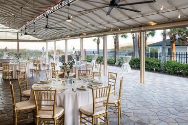 هتل One Ocean Resort And Spa