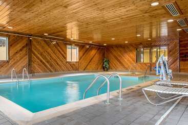 هتل Quality Inn Bloomington Near University