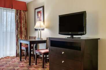 هتل Quality Inn Bloomington Near University