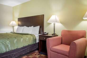 هتل Quality Inn Bloomington Near University