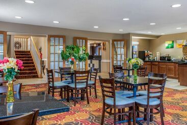 هتل Quality Inn Bloomington Near University