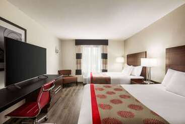 هتل Ramada By Wyndham Sarasota Waterfront