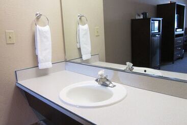هتل Red Lion Inn & Suites Vancouver