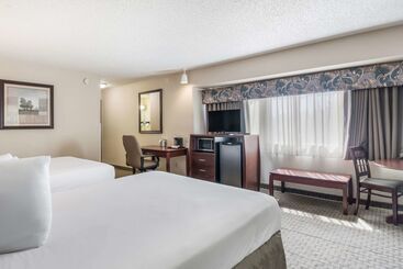 هتل Red Lion Inn & Suites Vancouver