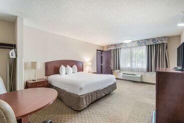 هتل Red Lion Inn & Suites Vancouver