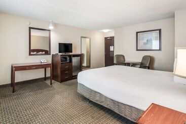 هتل Red Lion Inn & Suites Vancouver