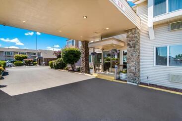 هتل Red Lion Inn & Suites Vancouver