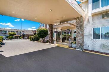 هتل Red Lion Inn & Suites Vancouver