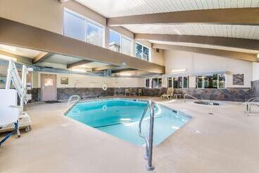 هتل Red Lion Inn & Suites Vancouver