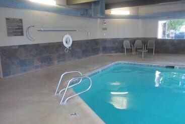 هتل Red Lion Inn & Suites Vancouver
