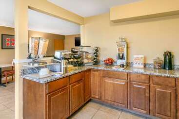 هتل Rodeway Inn Rapid City
