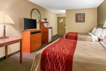 هتل Rodeway Inn Rapid City