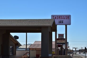 هتل Satellite Inn