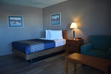 فندق Satellite Inn