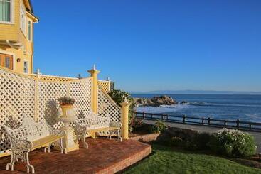 هتل Seven Gables Inn On Monterey Bay, A Kirkwood Collection