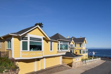 هتل Seven Gables Inn On Monterey Bay, A Kirkwood Collection