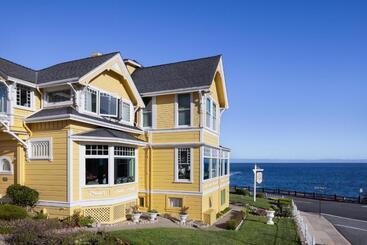 هتل Seven Gables Inn On Monterey Bay, A Kirkwood Collection