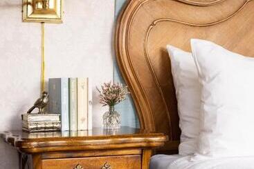 هتل Seven Gables Inn On Monterey Bay, A Kirkwood Collection