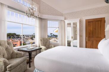هتل Seven Gables Inn On Monterey Bay, A Kirkwood Collection