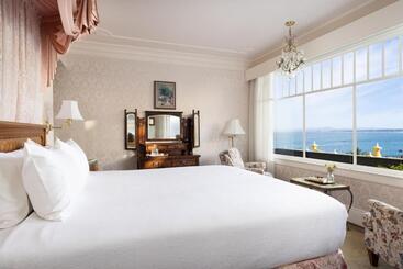 هتل Seven Gables Inn On Monterey Bay, A Kirkwood Collection