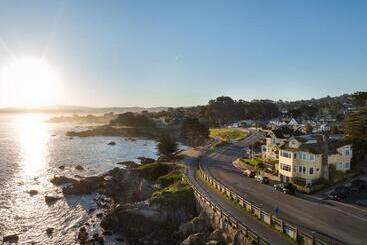 هتل Seven Gables Inn On Monterey Bay, A Kirkwood Collection