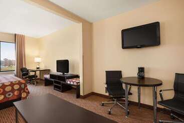 هتل Super 8 By Wyndham Pennsville/wilmington
