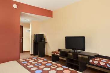 هتل Super 8 By Wyndham Pennsville/wilmington