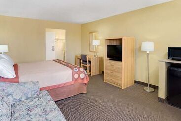 هتل Super 8 By Wyndham Tucson/grant Road Area Az